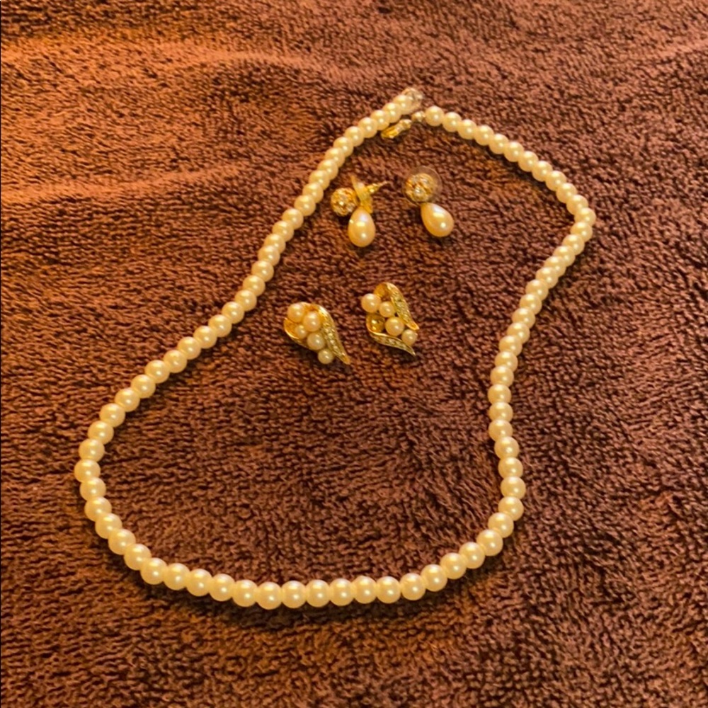 Faux Pearl necklace and earrings